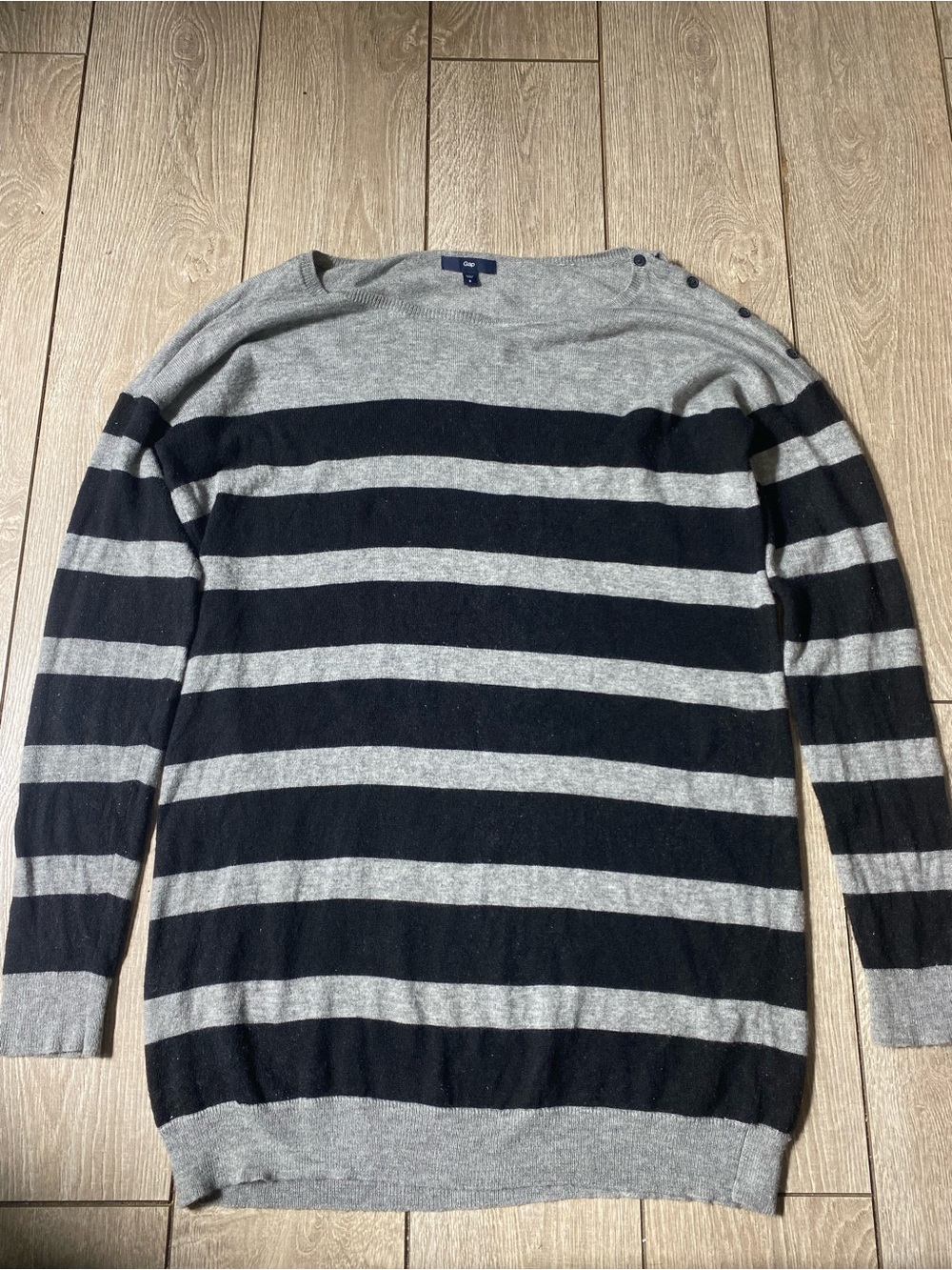 GAP Gray & Black Horizontal Striped Knit Tunic Sweater Boatneck Size Small